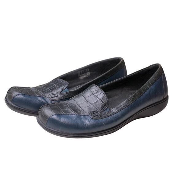 Clarks Collection Slip On Comfort Shoes Croc Embossed Blue Gray 9.5M - Picture 1 of 5
